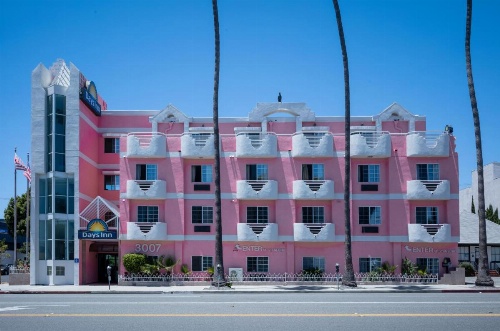 Days Inn by Wyndham Santa Monica image 12