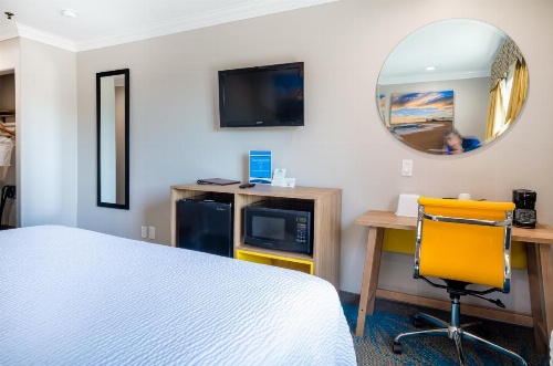 Days Inn by Wyndham Santa Monica image 38
